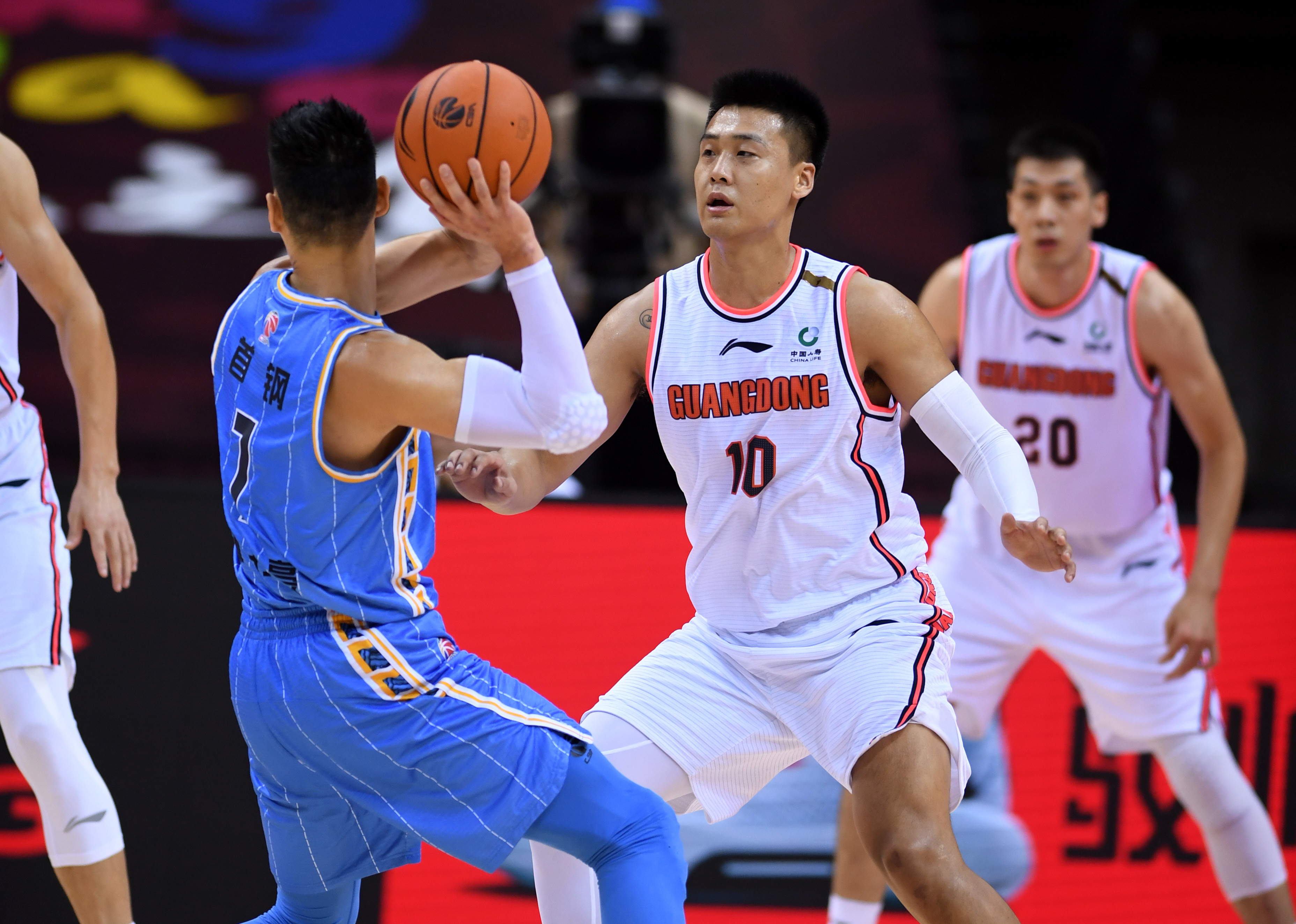 开云体育官网-包含中国篮球协会暂停CBA赛事，战绩斐然的词条