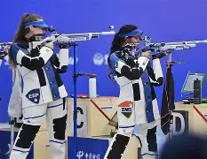 SHR血洗MAD,Jankos操刀奇招英雄翻盘激烈交锋成都决赛之夜,点燃全场激情 SHR血洗MAD,Jankos操刀奇招英雄翻盘激烈交锋成都决赛之夜,点燃全场激情